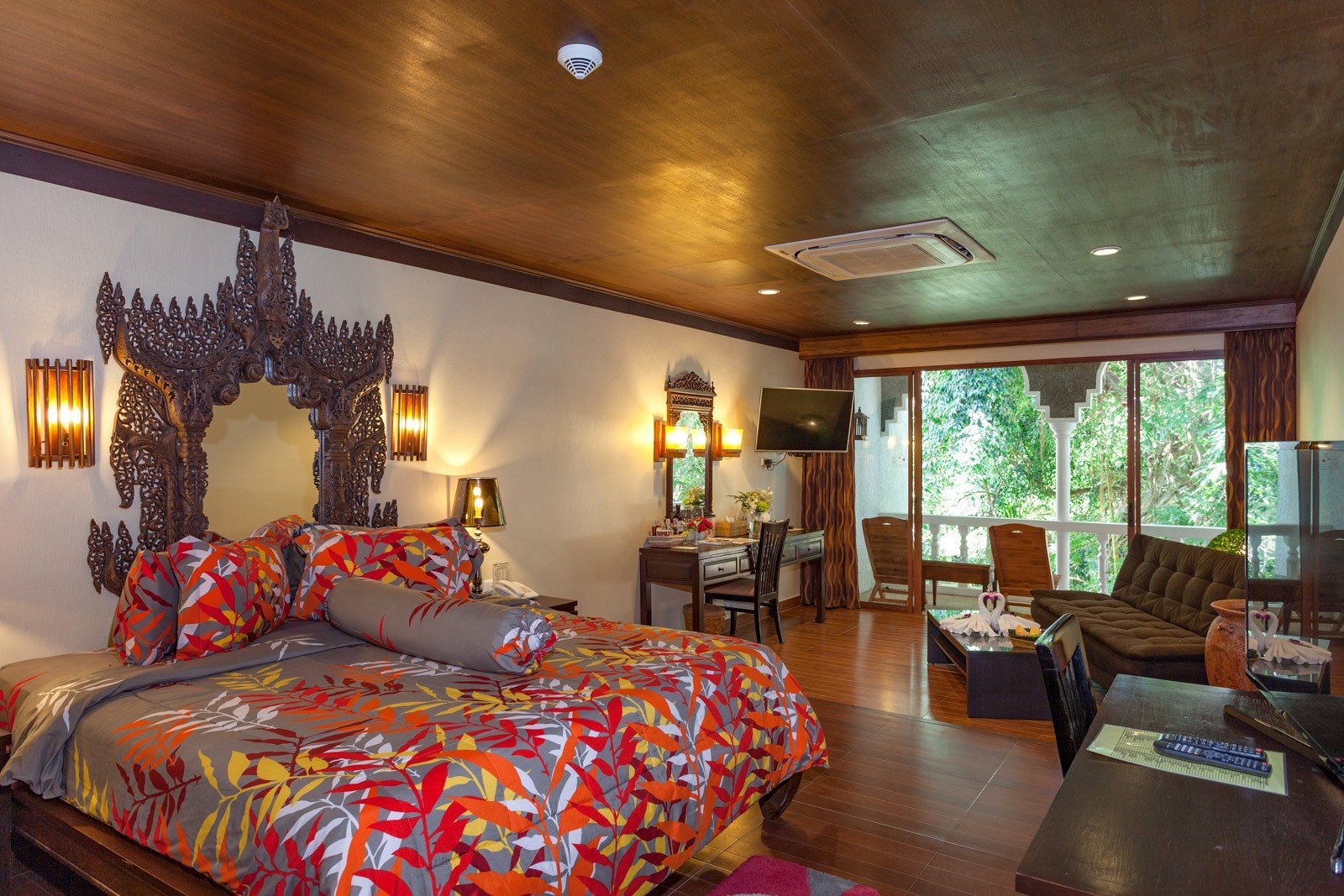 Deluxe Family Room